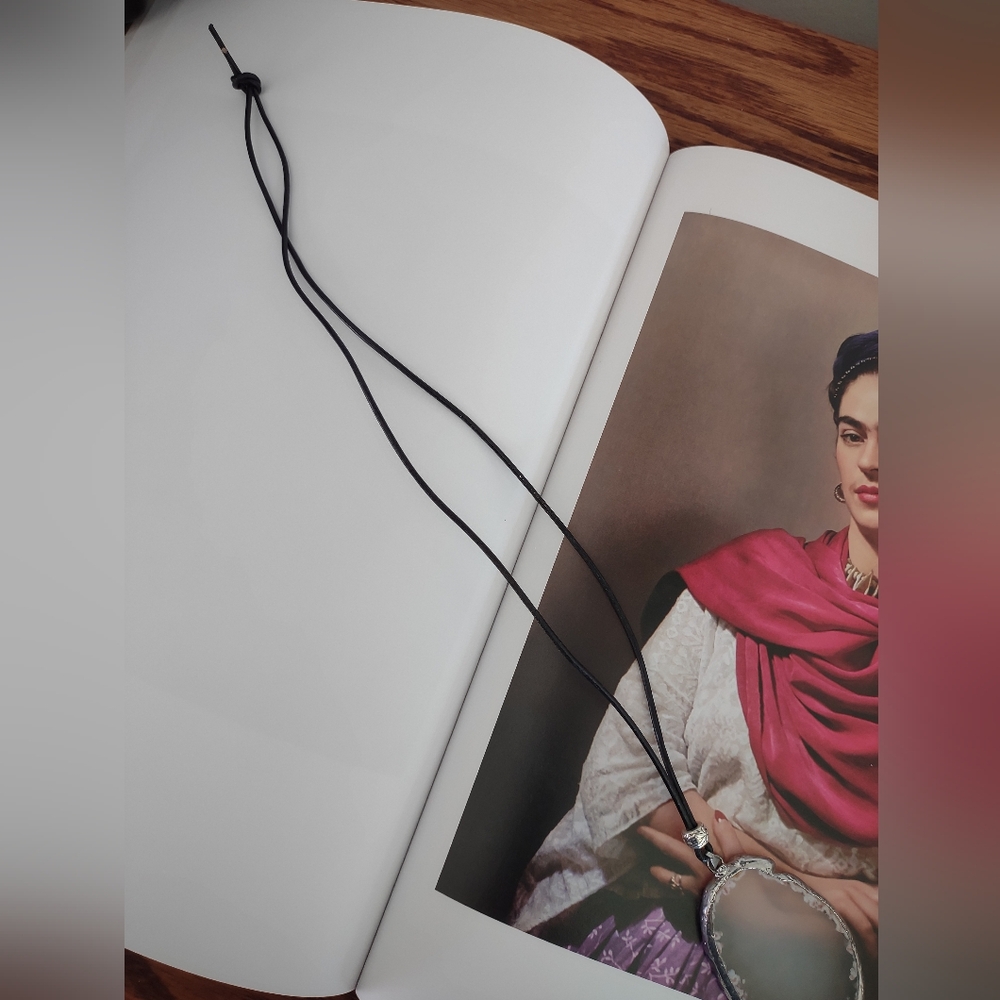 Translucent Agate And Silver Pendant Necklace - image 4